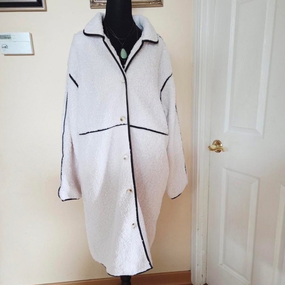 Ivory Faux Sherpa Jacket with Black Faux Leather Trim Contemporary Boho Size M